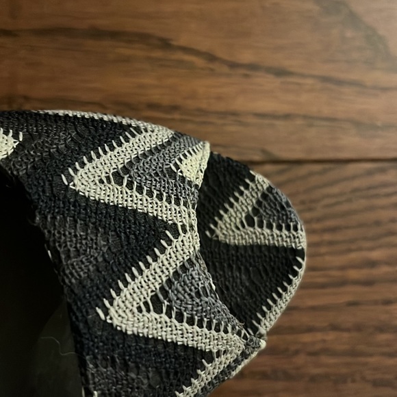 Two lips - beautiful shoes - Picture 6 of 6